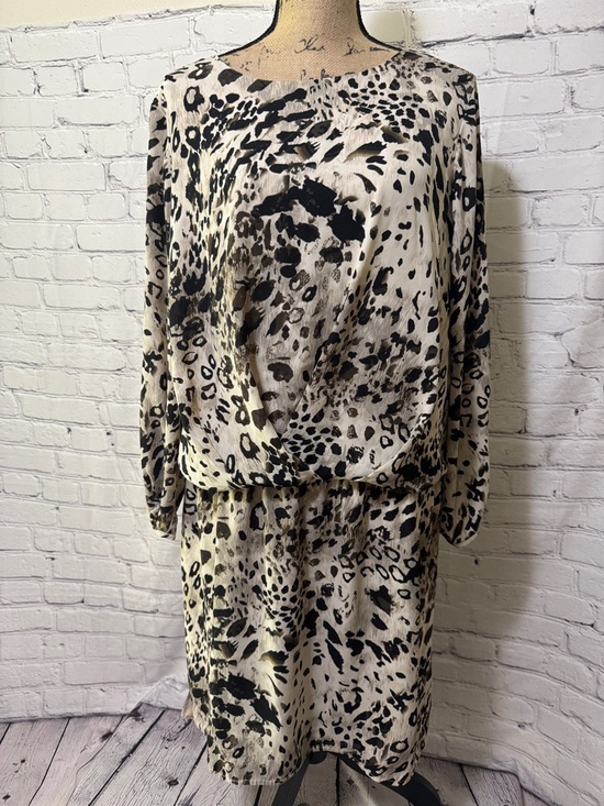 Vince Camuto Dresses & Skirts - Like new Vince Camuto Animal Print Long Sleeve Blouson Dress - Black & Cream
